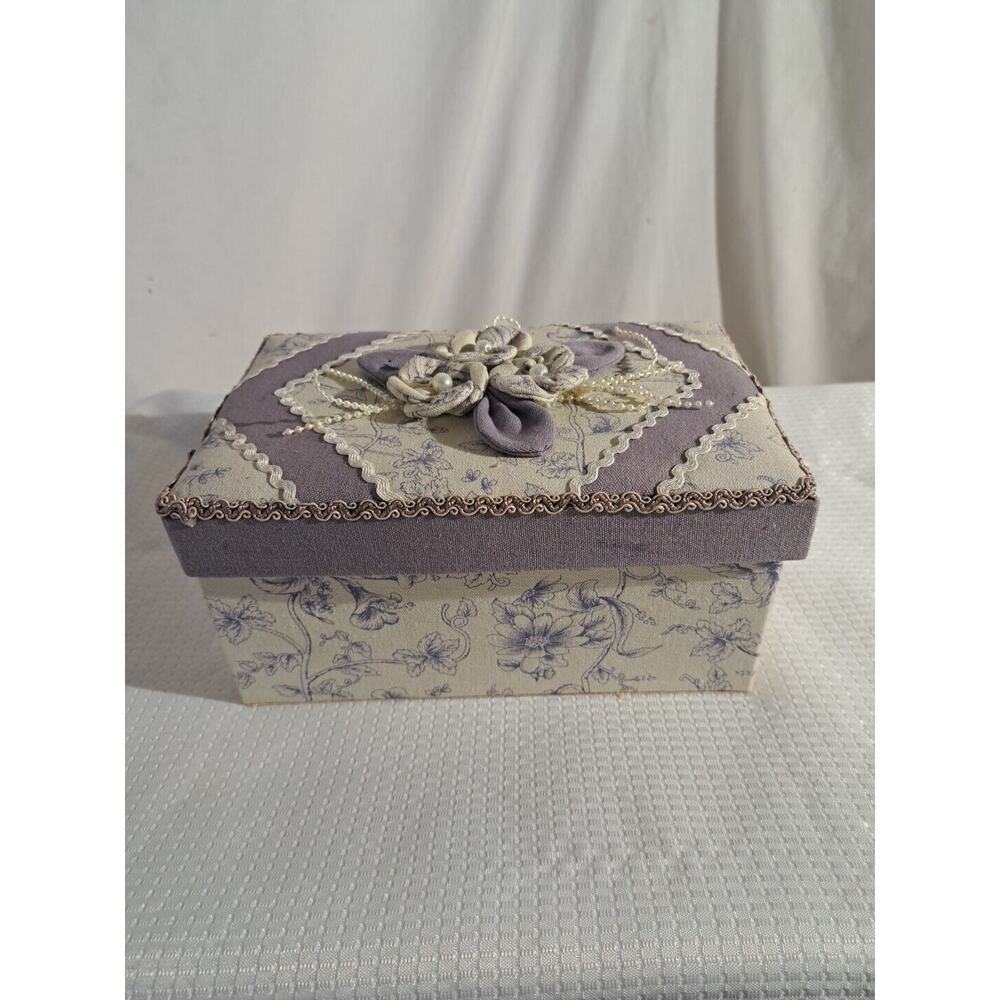 Vintage fabric cushioned trinket gift jewelry box with lid 8"x5" dainty lavender